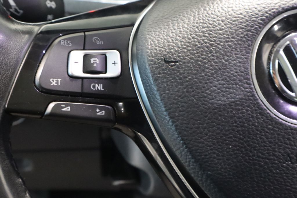 Photo 17 of this VOLKSWAGEN TIGUAN