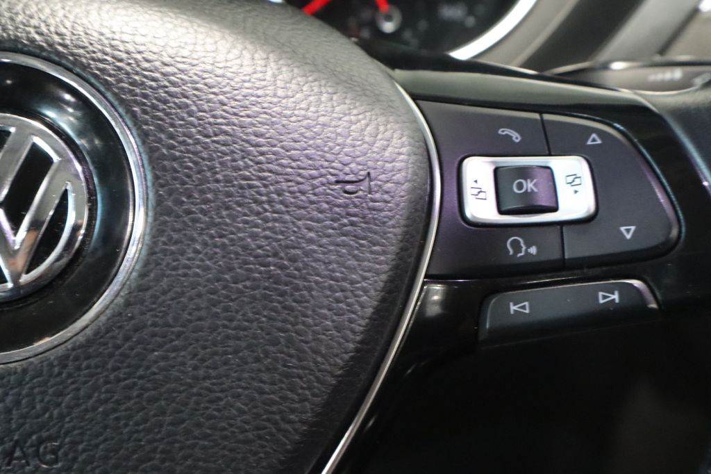 Photo 18 of this VOLKSWAGEN TIGUAN