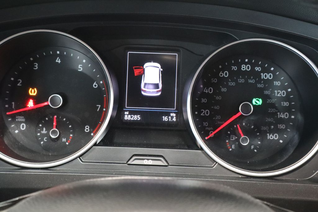 Photo 19 of this VOLKSWAGEN TIGUAN