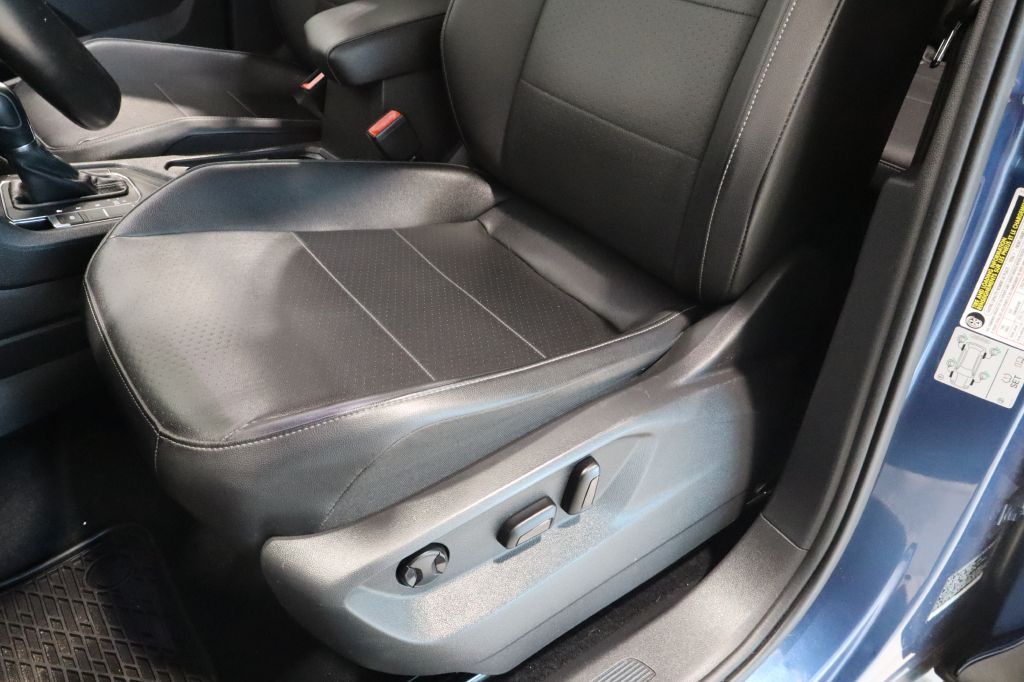 Photo 23 of this VOLKSWAGEN TIGUAN