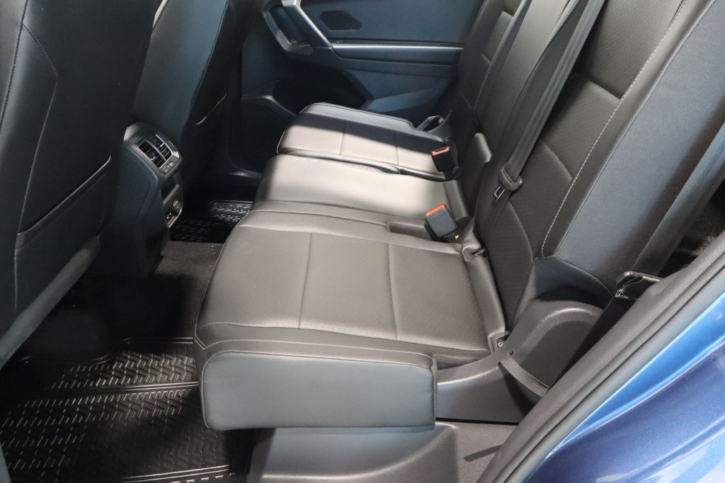 Photo 25 of this VOLKSWAGEN TIGUAN