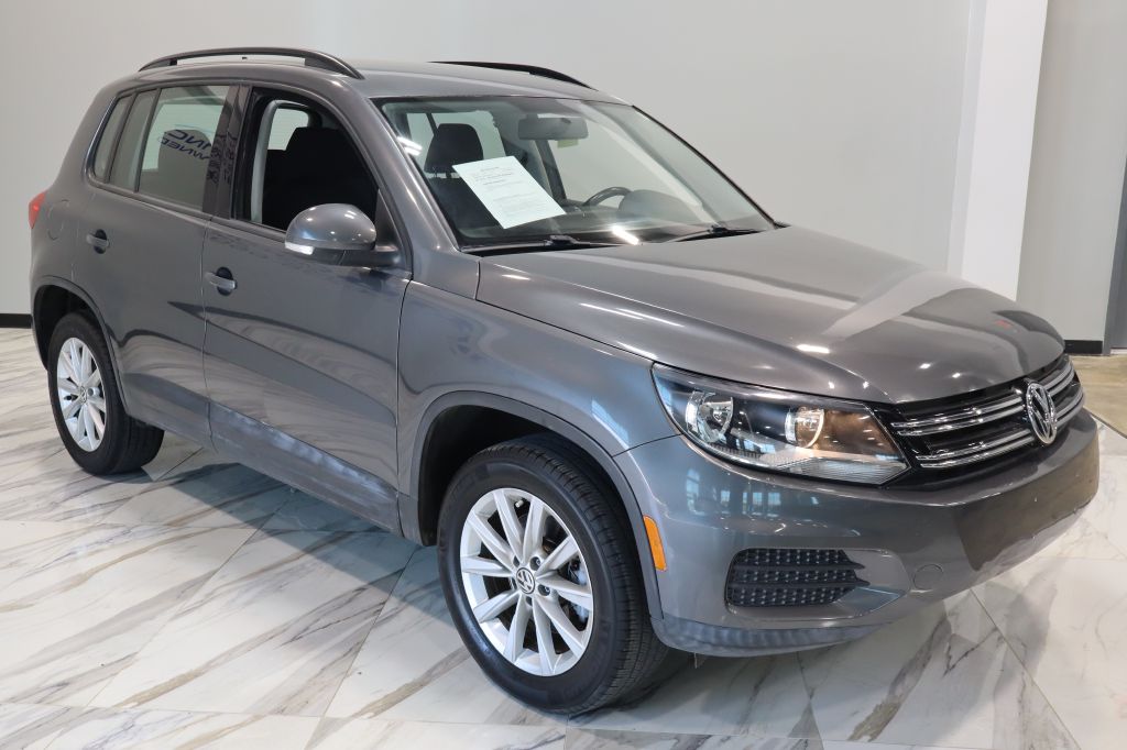 Photo 3 of this VOLKSWAGEN TIGUAN