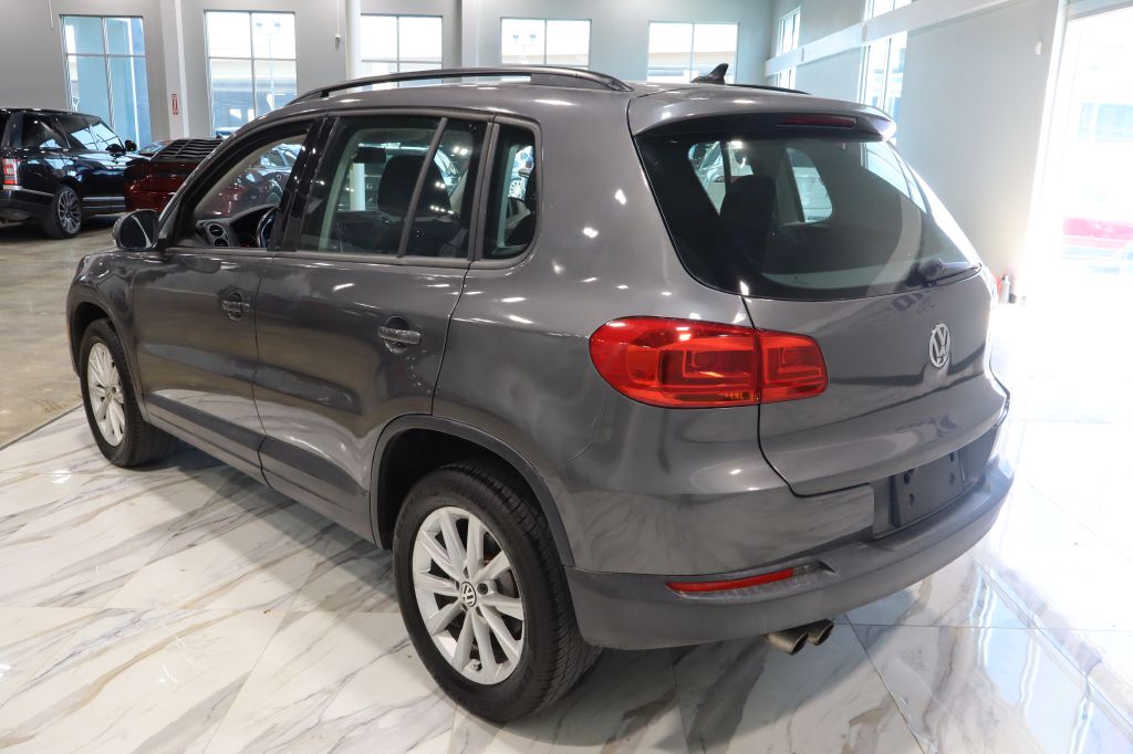 Photo 7 of this VOLKSWAGEN TIGUAN