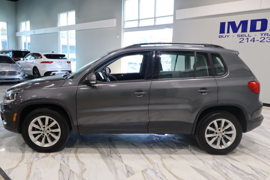 Photo 8 of this VOLKSWAGEN TIGUAN