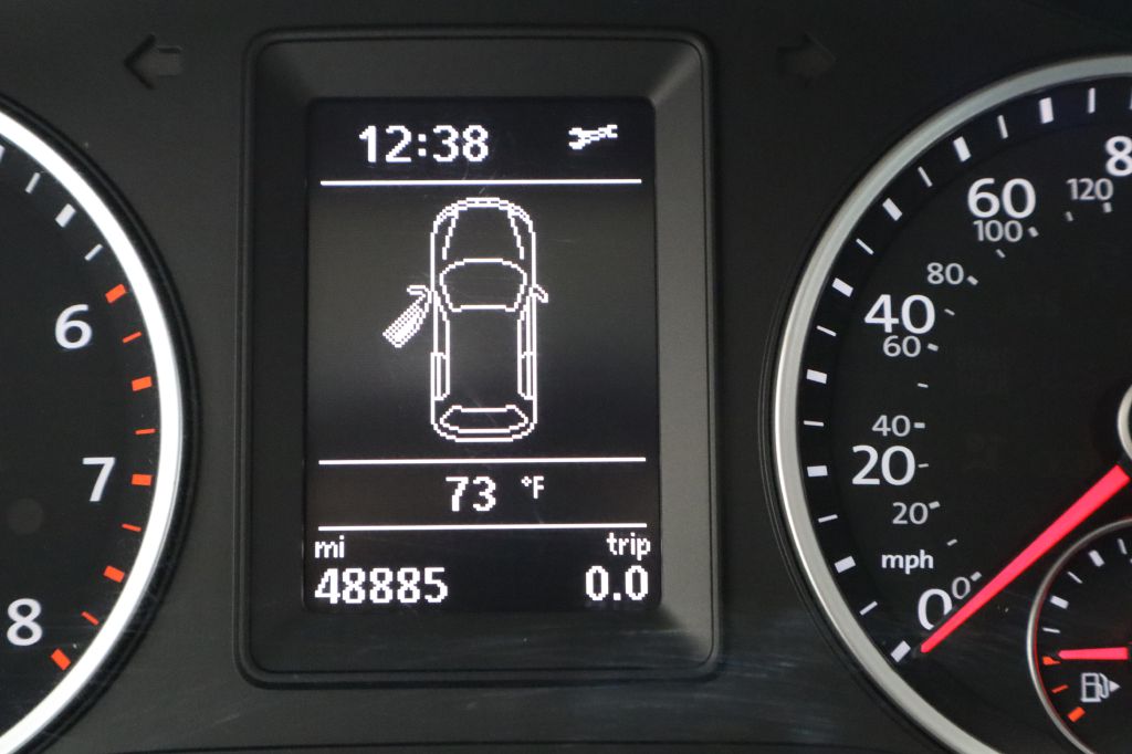 Photo 13 of this VOLKSWAGEN TIGUAN