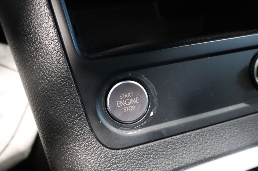 Photo 20 of this VOLKSWAGEN TIGUAN