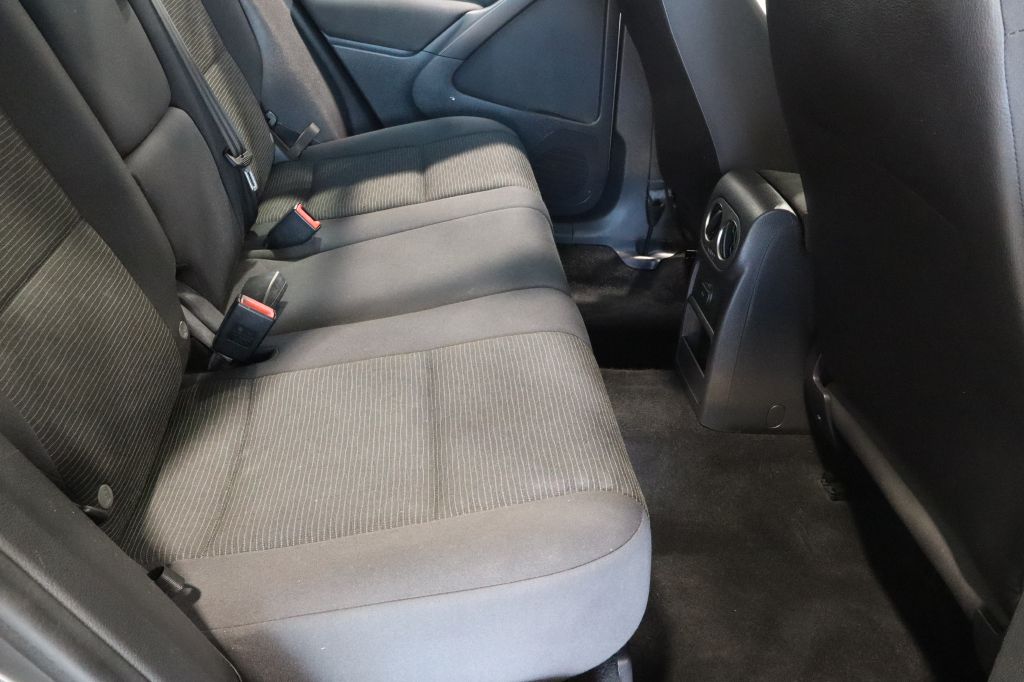 Photo 33 of this VOLKSWAGEN TIGUAN