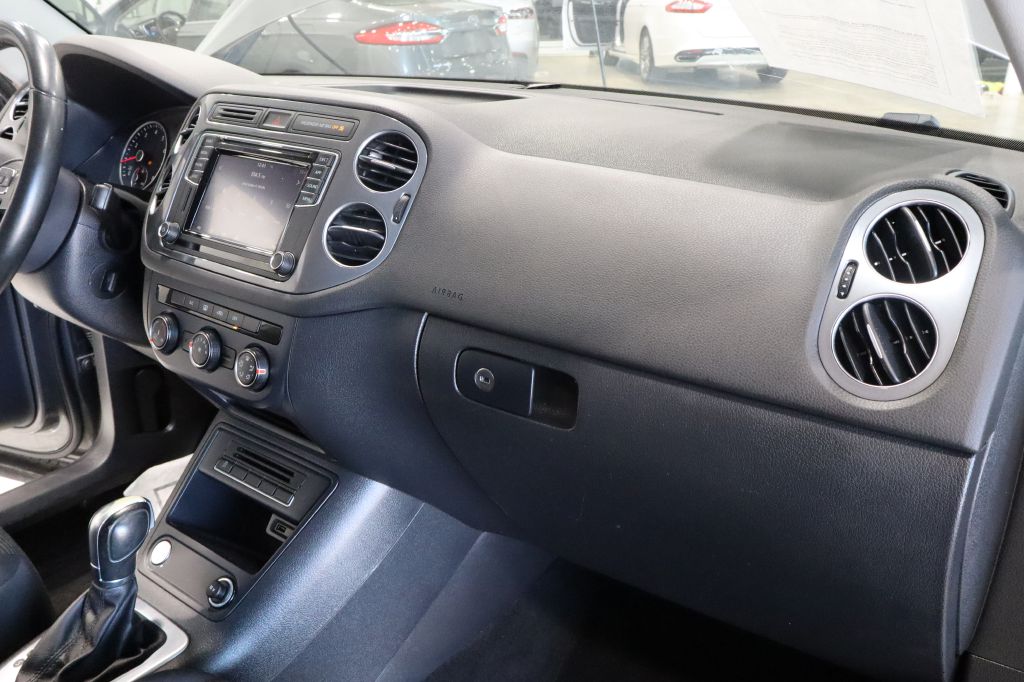 Photo 38 of this VOLKSWAGEN TIGUAN