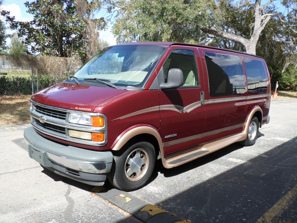 Photo 5 of this CHEVROLET EXPRESS G1500