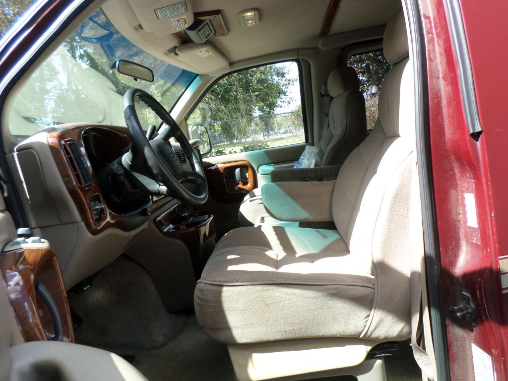 Photo 14 of this CHEVROLET EXPRESS G1500