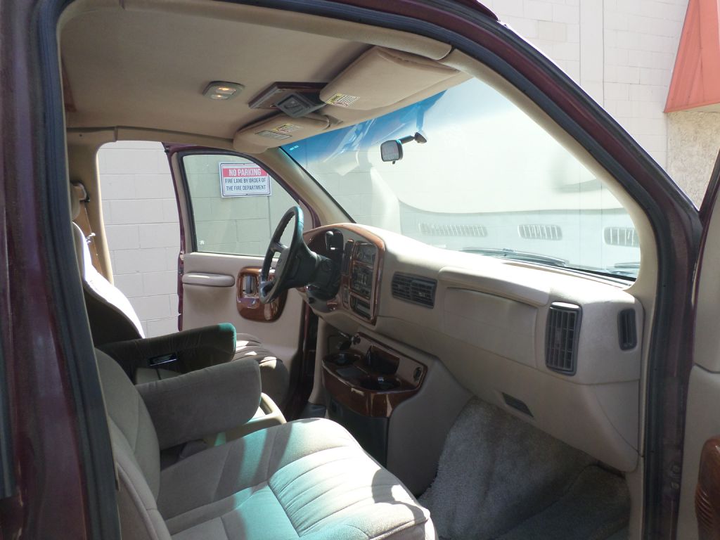 Photo 17 of this CHEVROLET EXPRESS G1500