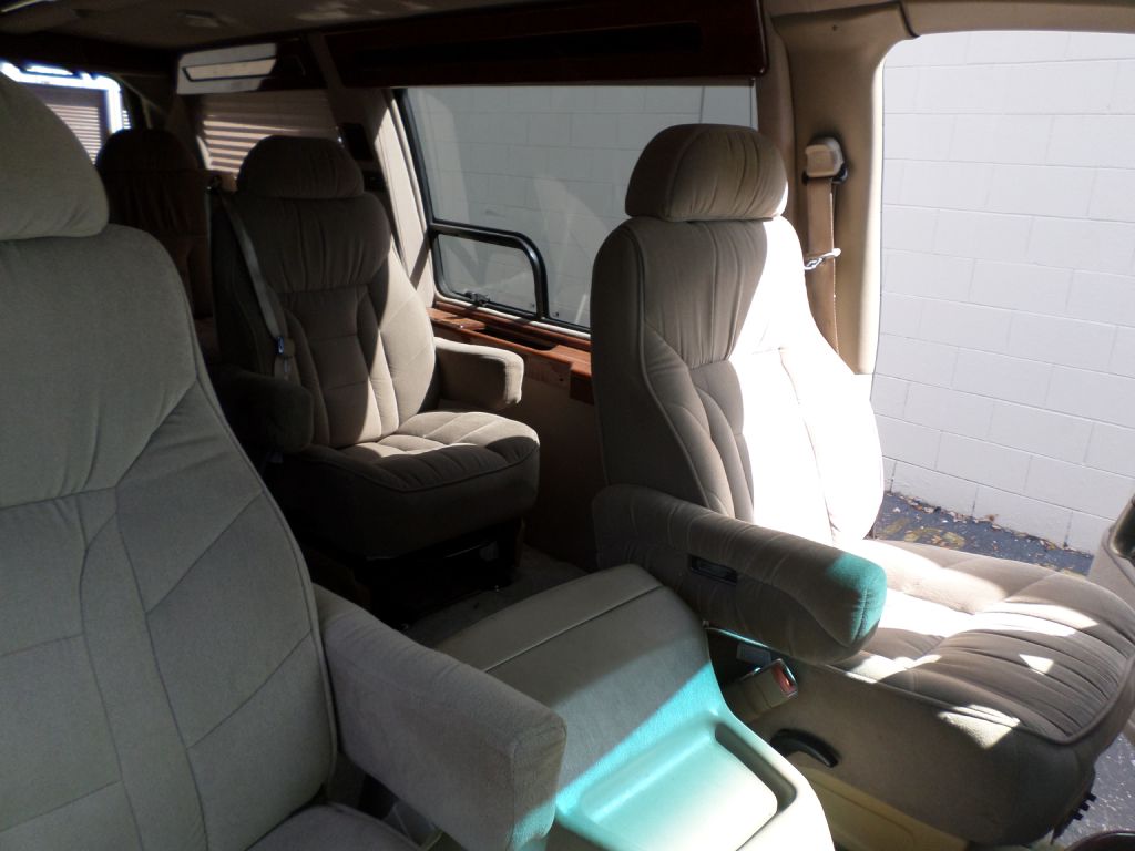 Photo 19 of this CHEVROLET EXPRESS G1500