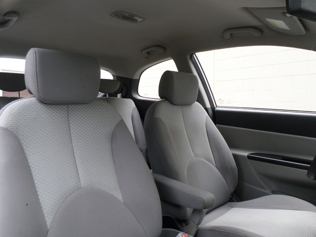 Photo 12 of this HYUNDAI ACCENT