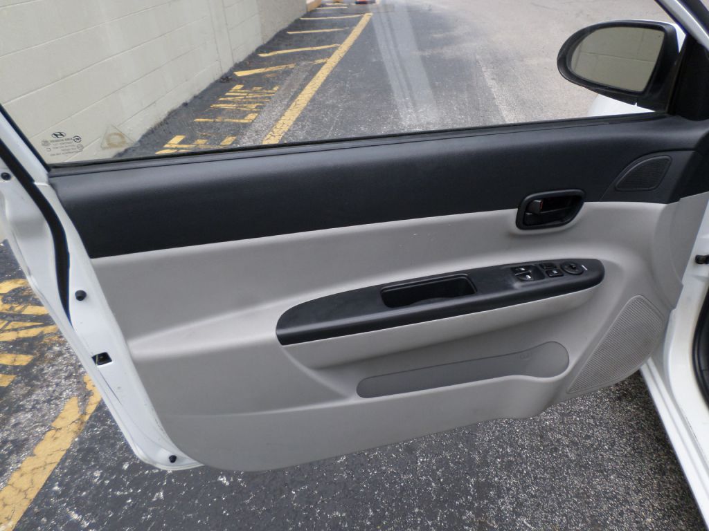 Photo 19 of this HYUNDAI ACCENT