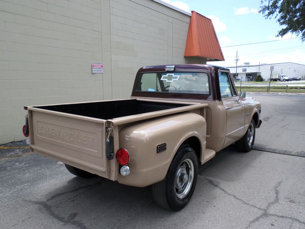 Photo 5 of this CHEVROLET C10