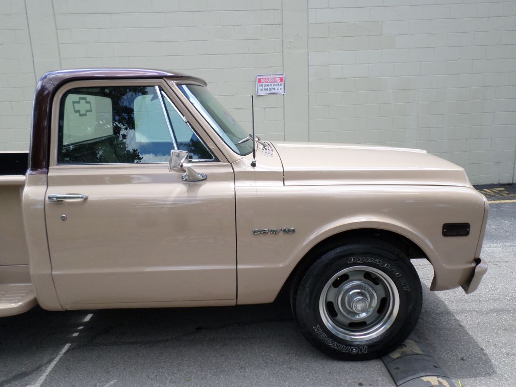 Photo 7 of this CHEVROLET C10