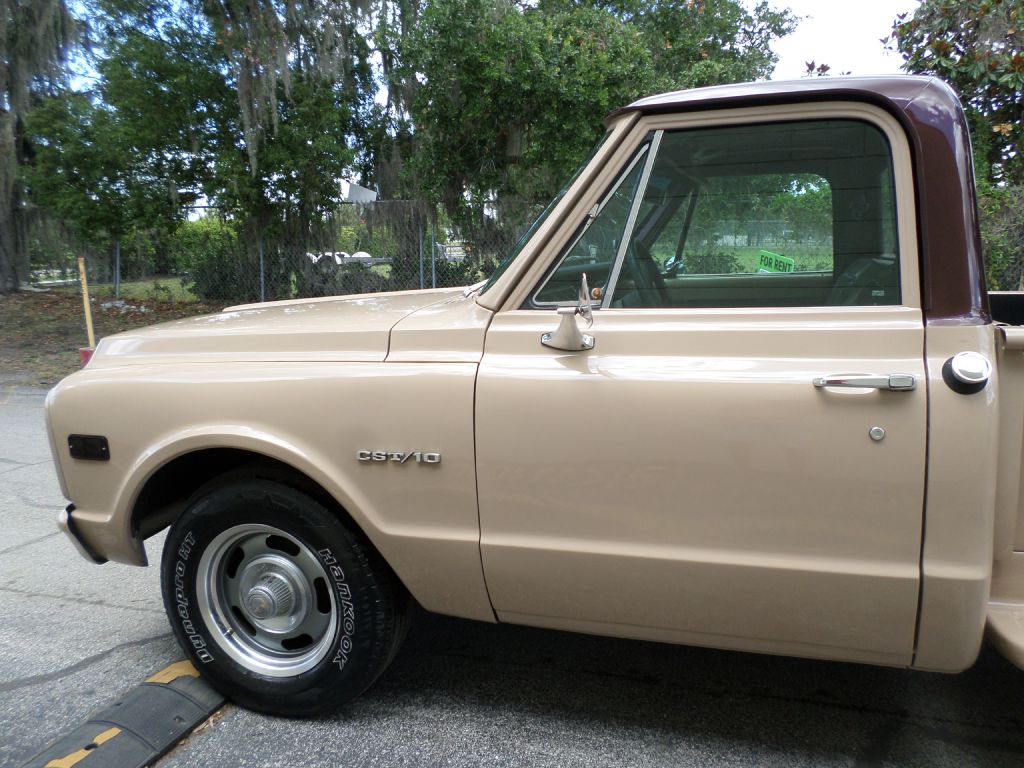 Photo 10 of this CHEVROLET C10