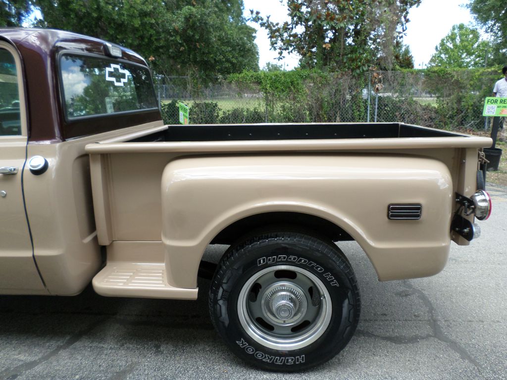 Photo 11 of this CHEVROLET C10