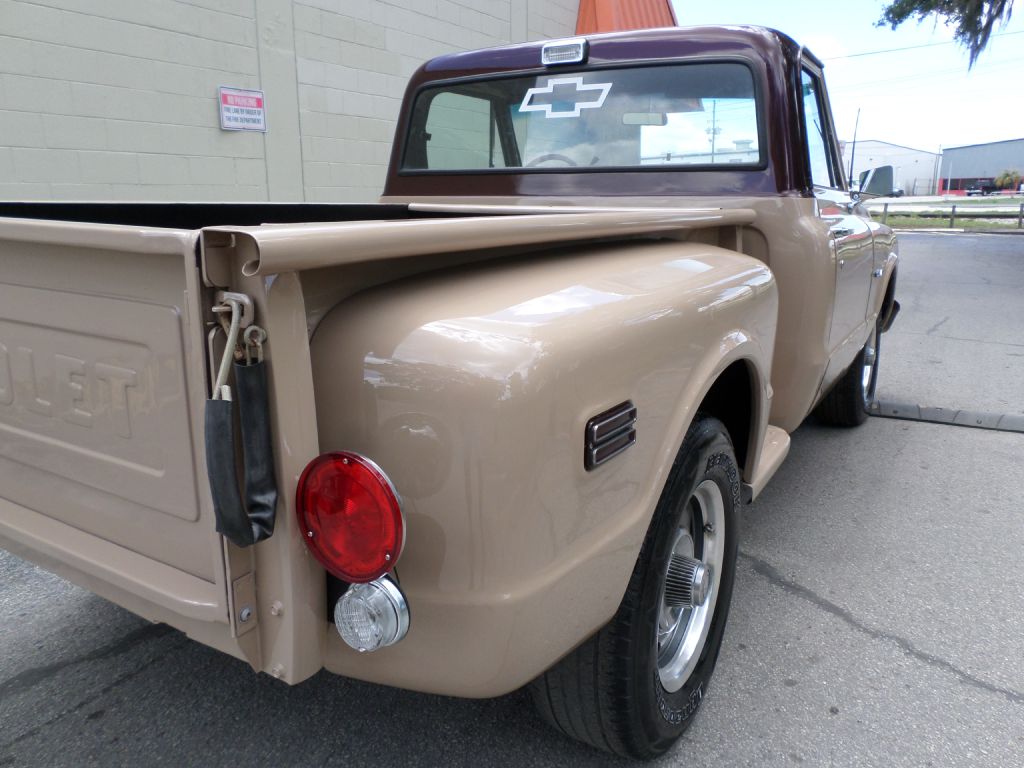 Photo 14 of this CHEVROLET C10