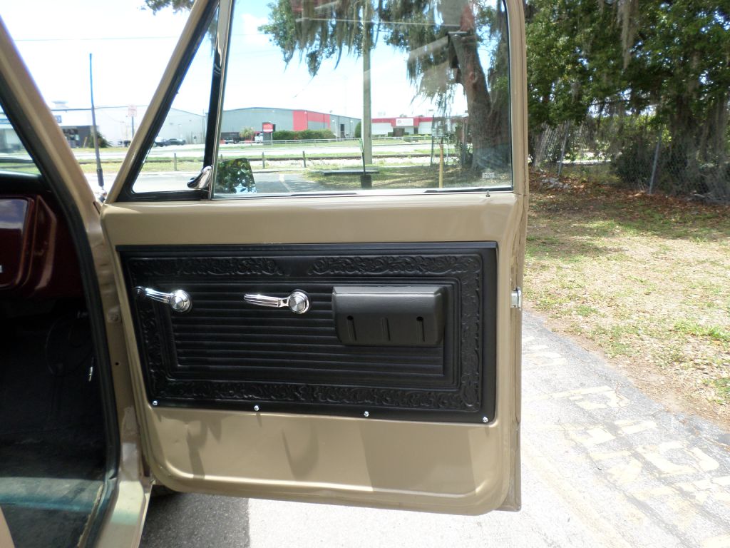 Photo 23 of this CHEVROLET C10