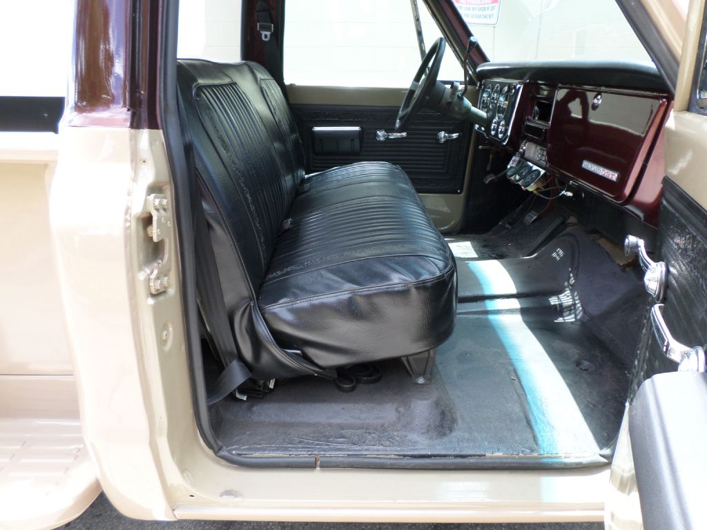 Photo 24 of this CHEVROLET C10