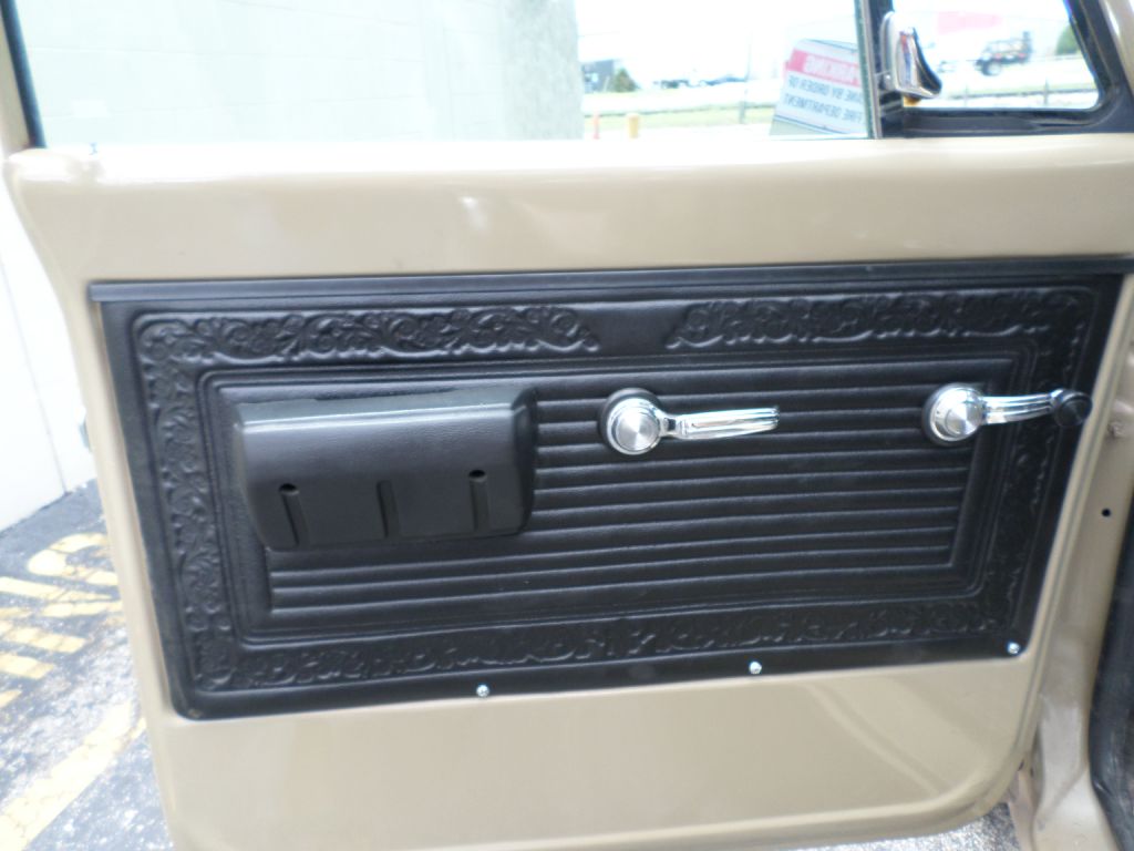 Photo 31 of this CHEVROLET C10