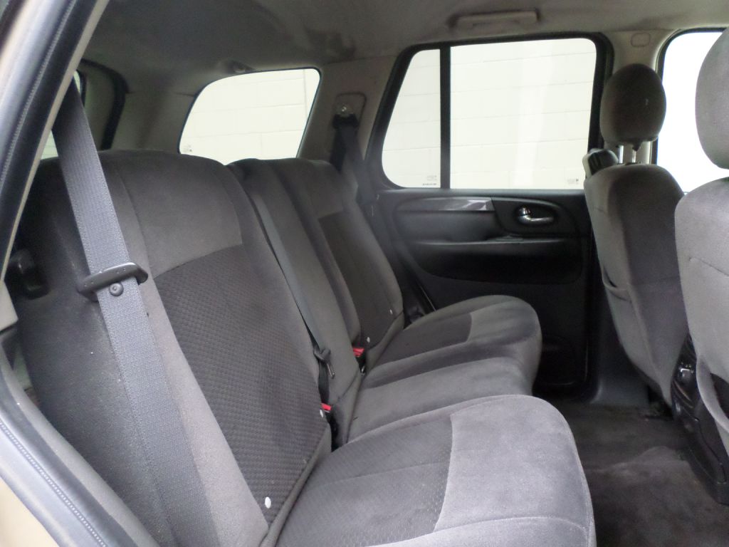 Photo 13 of this GMC ENVOY