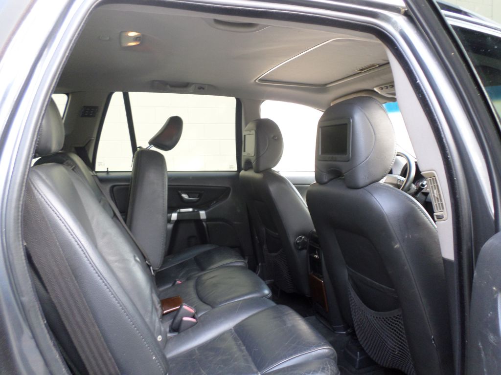 Photo 9 of this VOLVO XC90