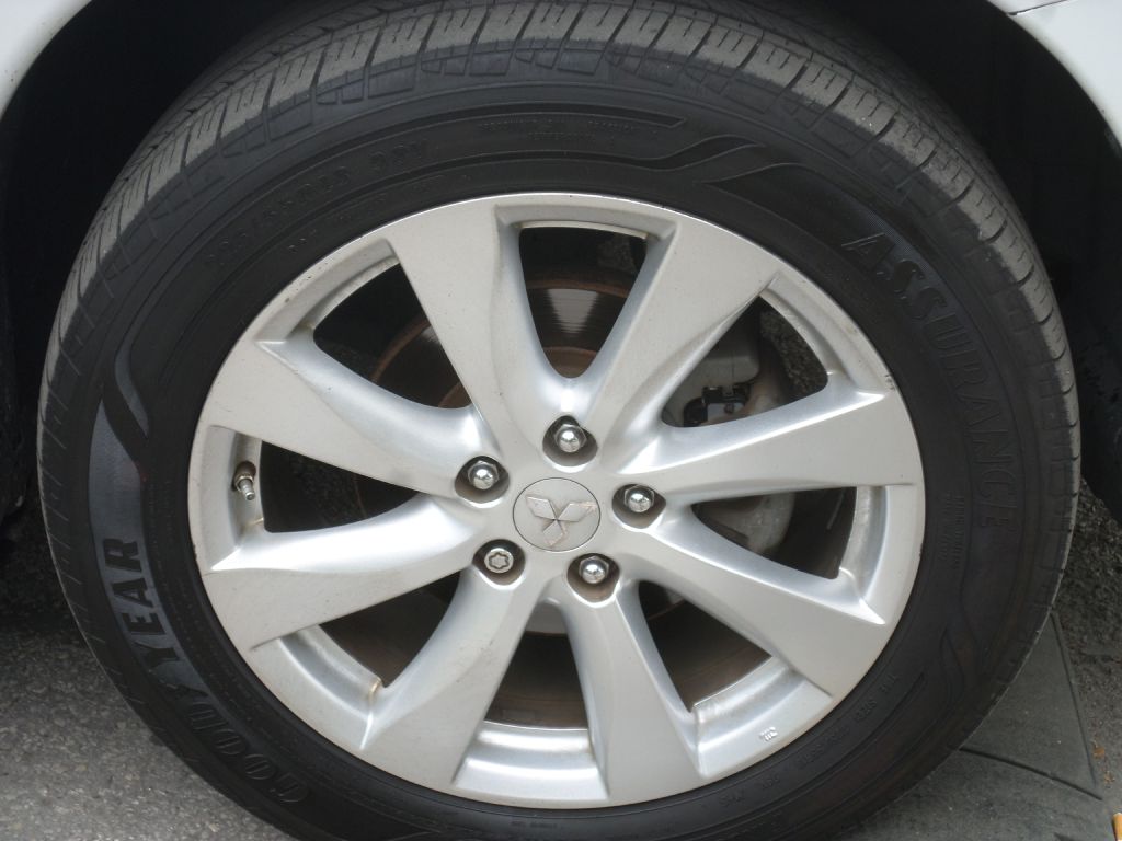 Photo 17 of this MITSUBISHI OUTLANDER SPORT