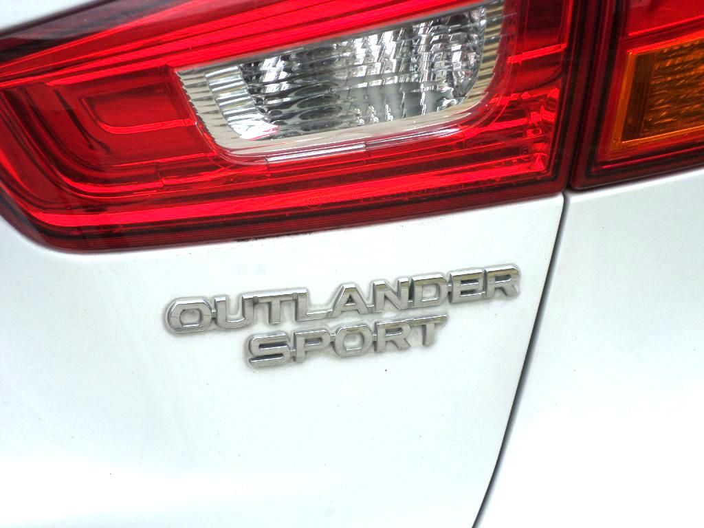 Photo 22 of this MITSUBISHI OUTLANDER SPORT