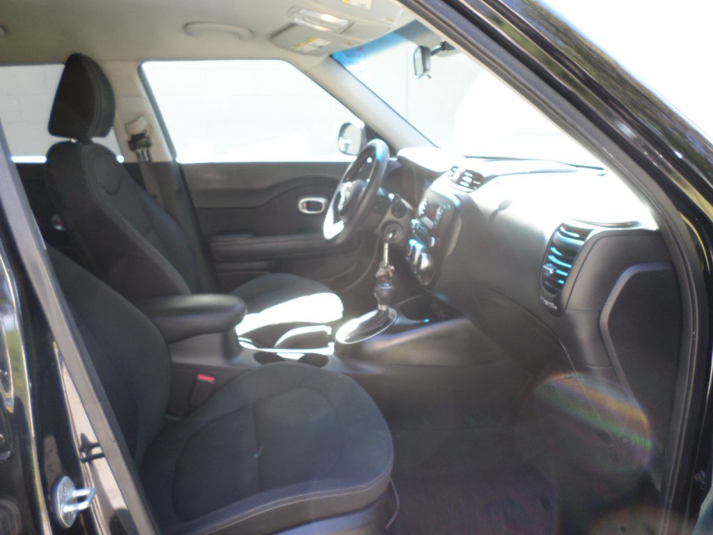 Photo 8 of this KIA SOUL