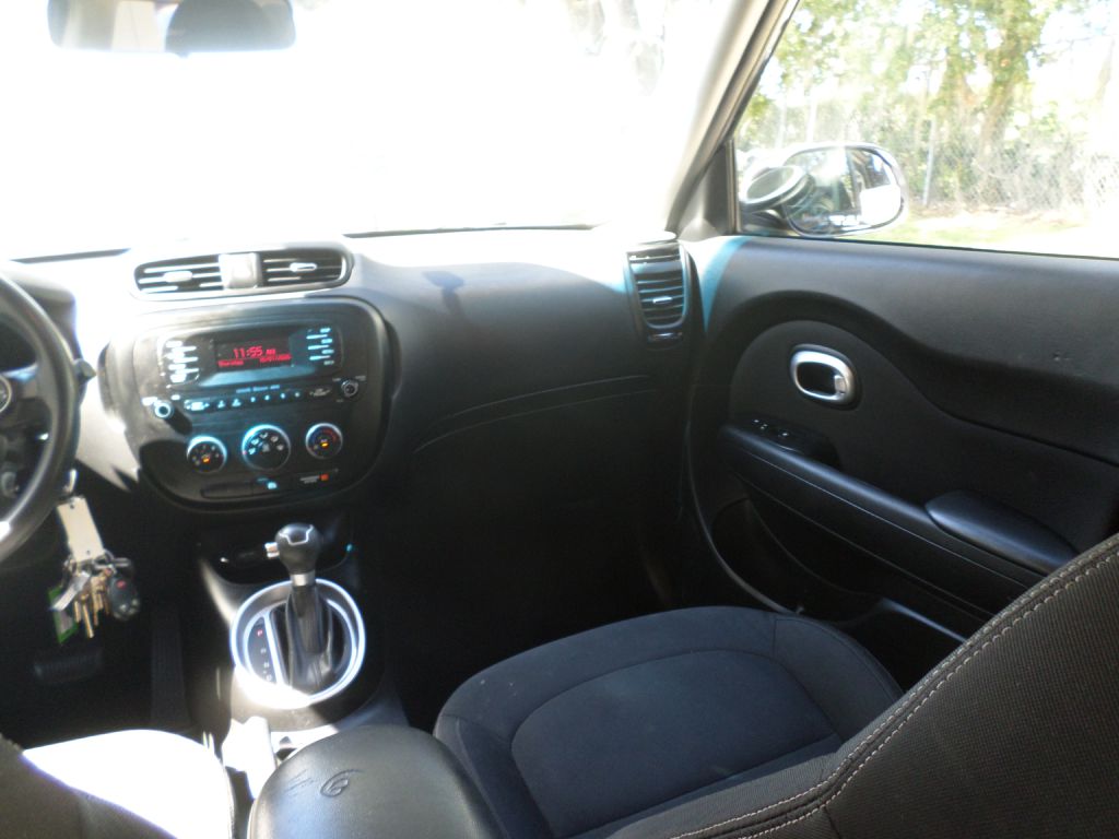 Photo 15 of this KIA SOUL