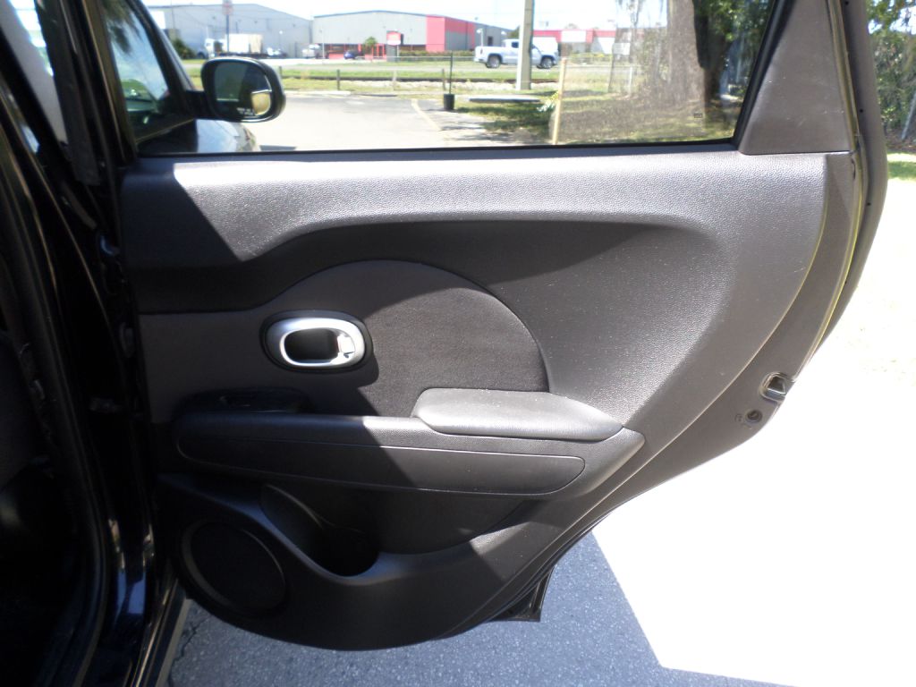 Photo 16 of this KIA SOUL