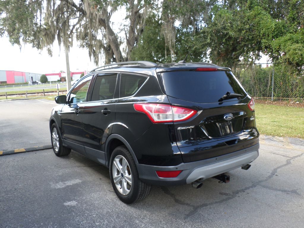 Photo 6 of this FORD ESCAPE