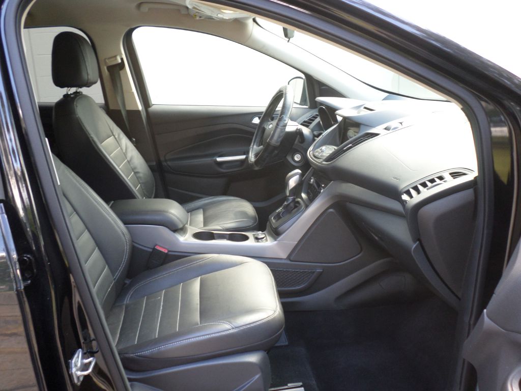 Photo 9 of this FORD ESCAPE