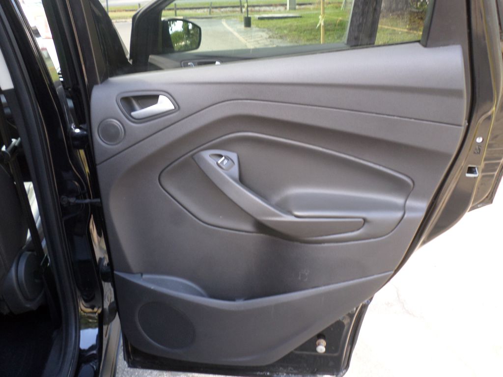 Photo 11 of this FORD ESCAPE