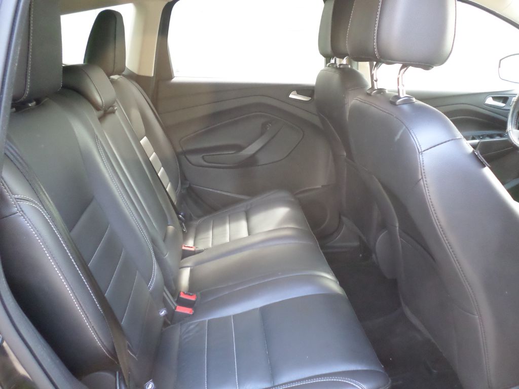 Photo 12 of this FORD ESCAPE