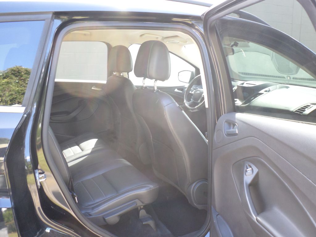 Photo 13 of this FORD ESCAPE