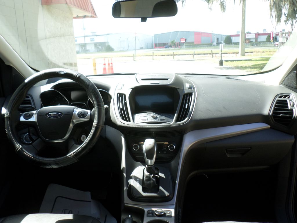 Photo 15 of this FORD ESCAPE