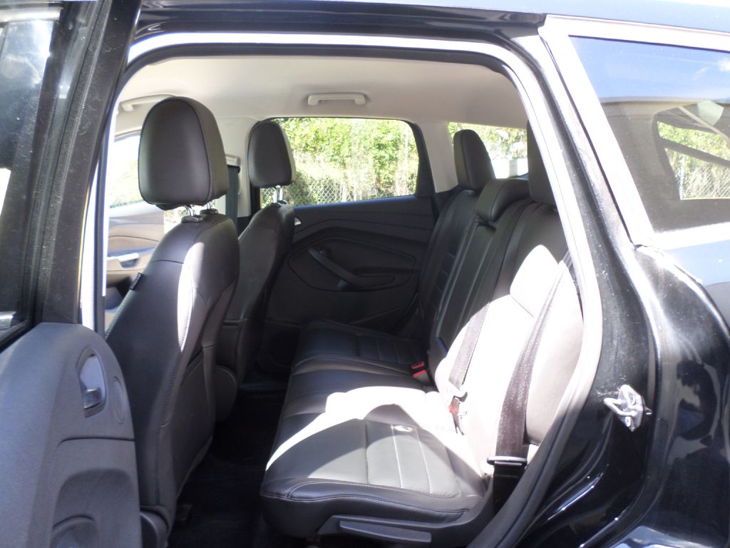 Photo 17 of this FORD ESCAPE