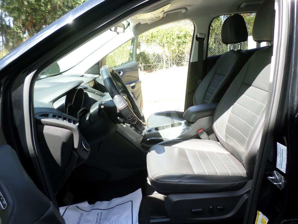Photo 18 of this FORD ESCAPE