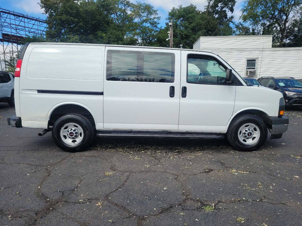Photo 6 of this GMC SAVANA