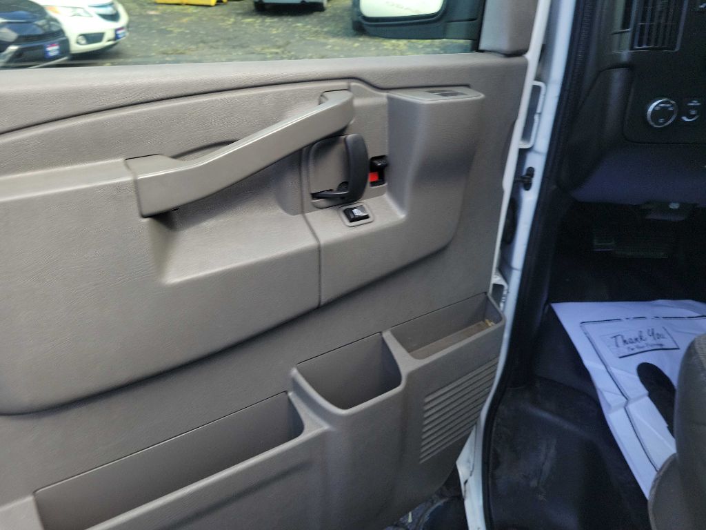 Photo 10 of this GMC SAVANA