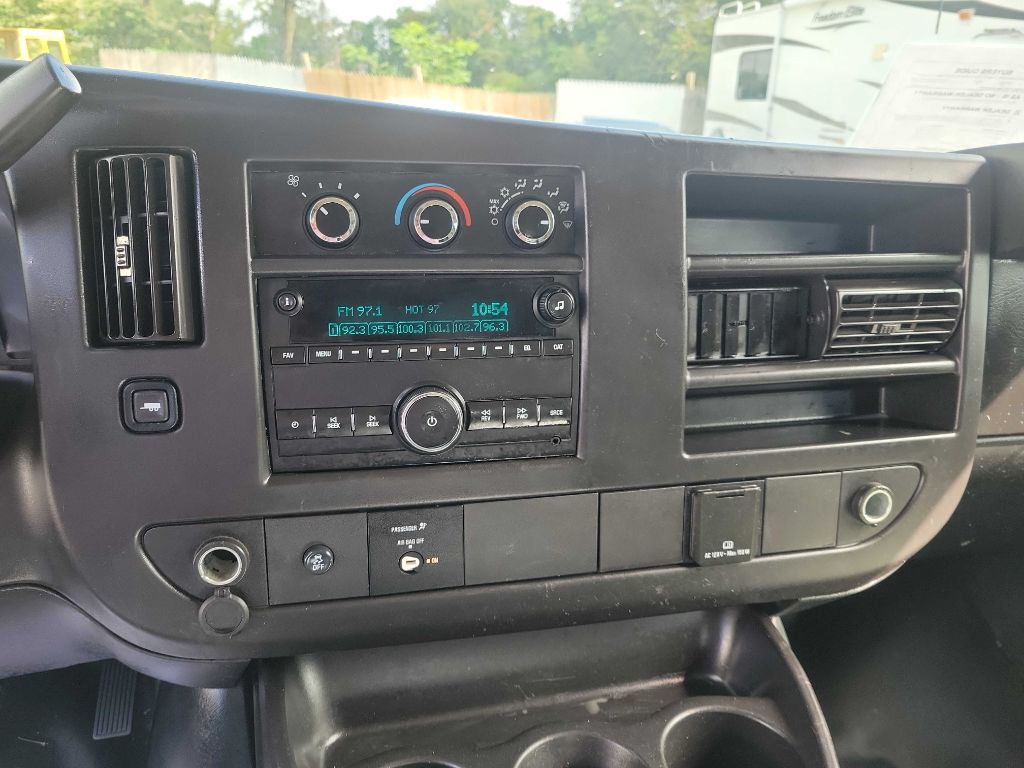 Photo 14 of this GMC SAVANA