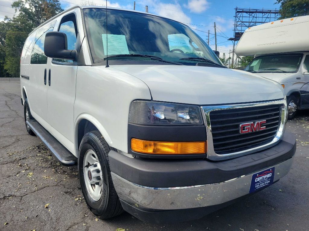 Photo 7 of this GMC SAVANA