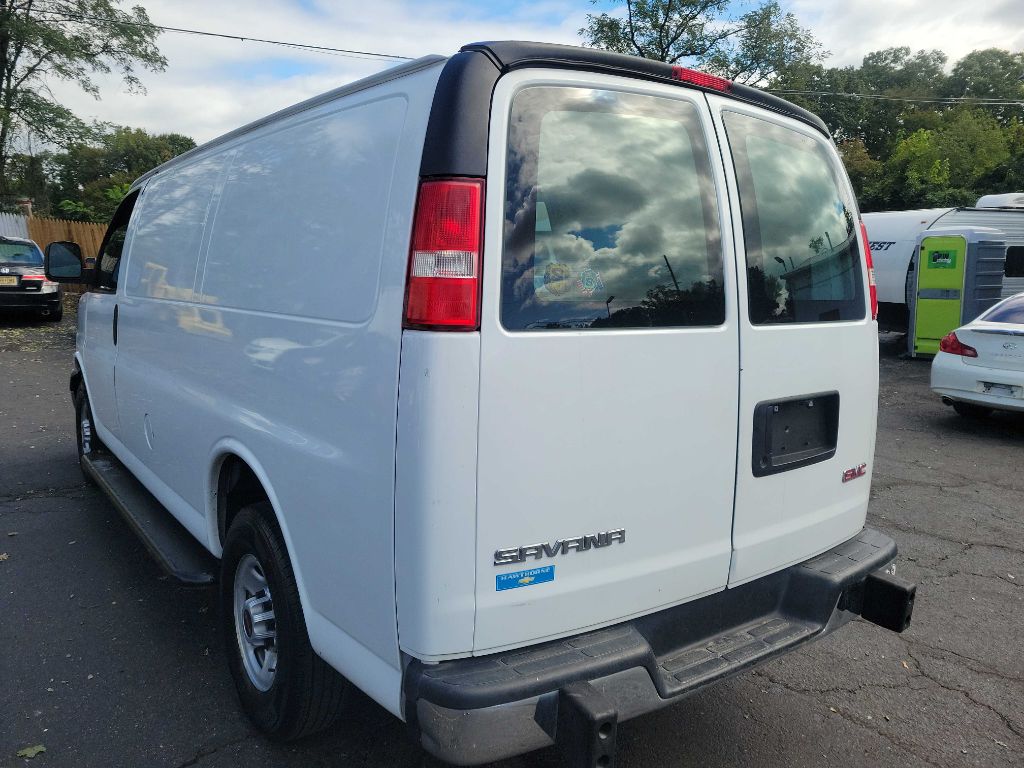 Photo 2 of this GMC SAVANA