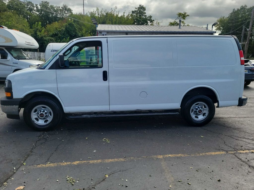 Photo 3 of this GMC SAVANA