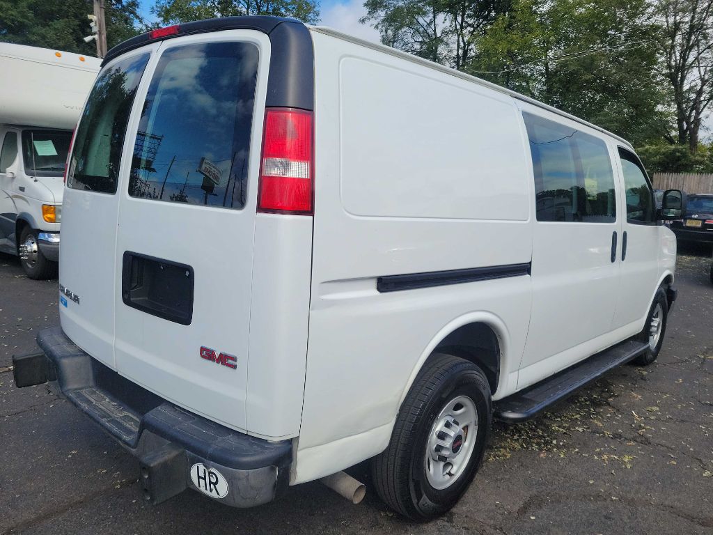Photo 5 of this GMC SAVANA