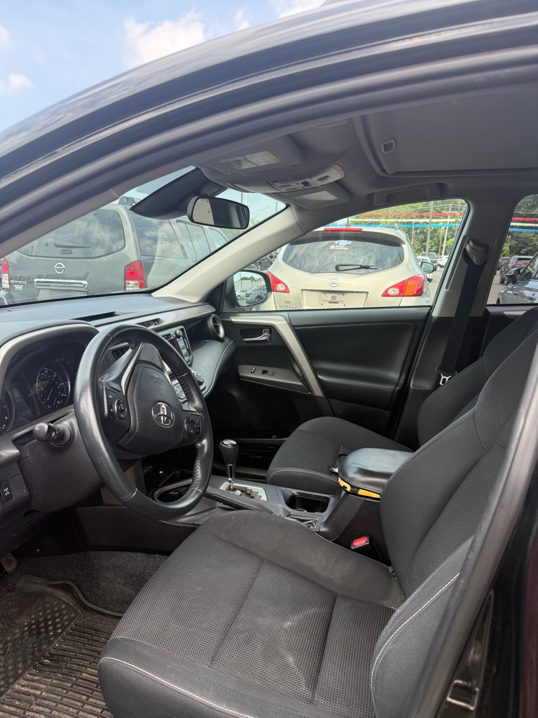 Photo 10 of this TOYOTA RAV4