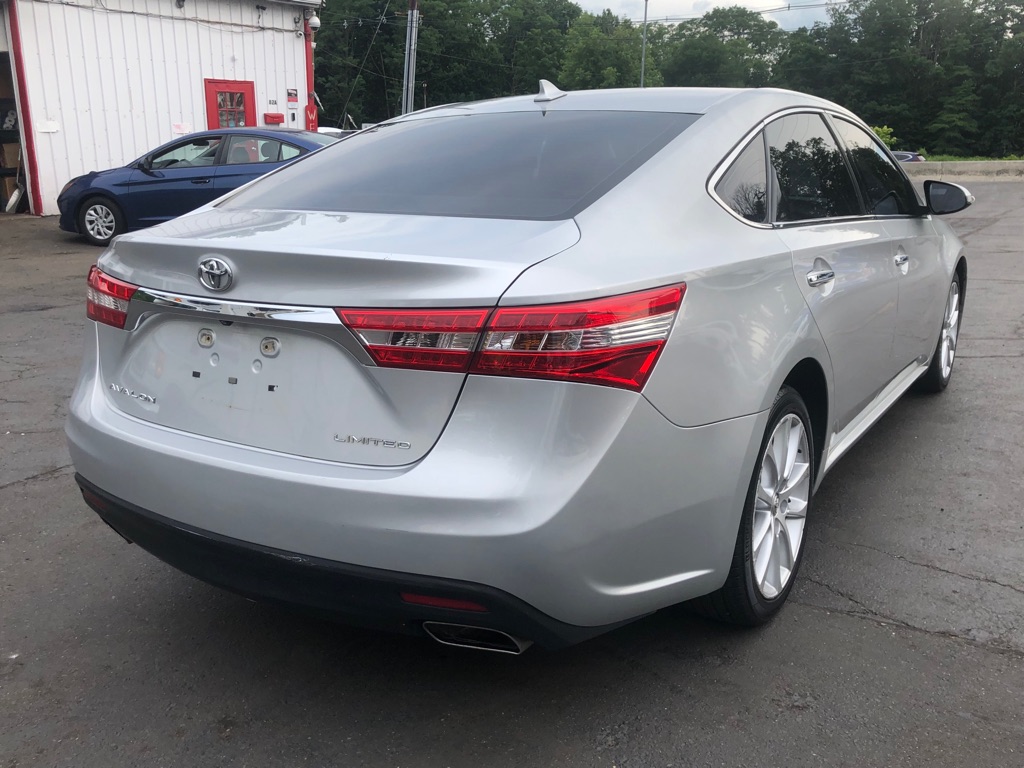 Photo 6 of this TOYOTA AVALON